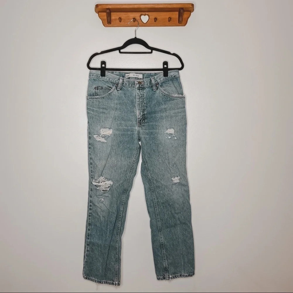 Lee | Regular Fit Medium Wash Distressed Jeans‎